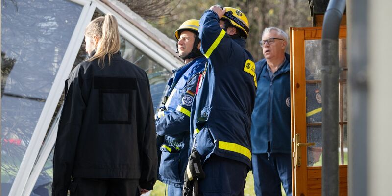 Beschädigtes Haus nach vermutlicher Explosion - Foto: Boris Roessler/dpa