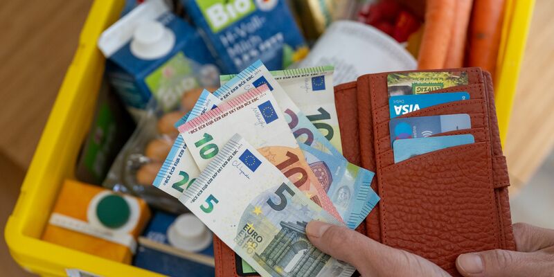 Teuerungsrate hat zuletzt wieder angezogen (Symbolbild) - Foto: Hendrik Schmidt/dpa