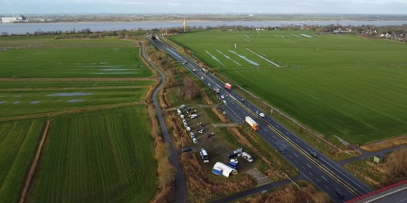 POL-CUX: Gemeinsame Verkehrskontrolle mit dem Zoll an der B437 am Wesertunnel (Foto im Anhang) - Foto: presseportal.de