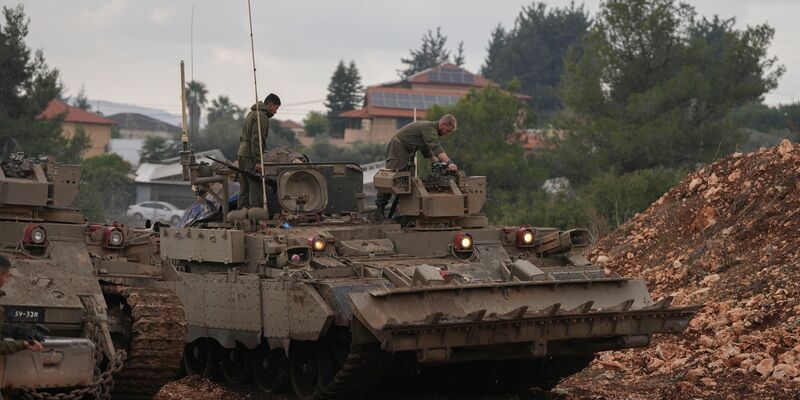 Protest streng religiöser Juden gegen die Wehrpflicht. - Foto: Ohad Zwigenberg/AP