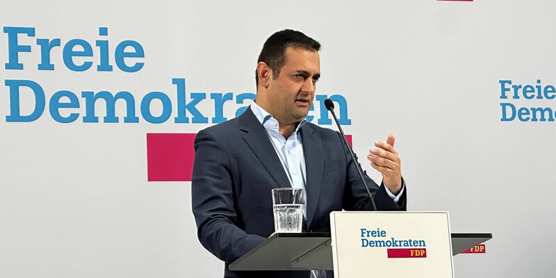 FDP-Generalsekretär Djir-Sarai tritt zurück. - Foto: Carsten Hoffmann/dpa