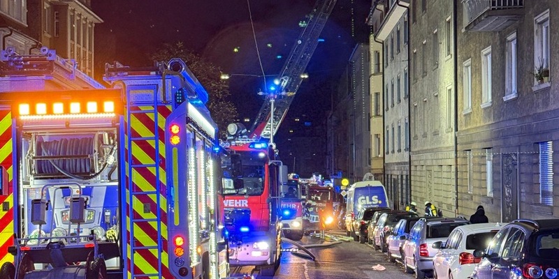 FW Pforzheim: Drei Verletzte bei Wohnungsbrand in Pforzheim - Foto: presseportal.de