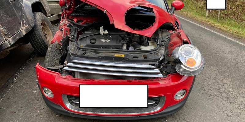 POL-PDKL: PKW-Fahrerin streift mit ihrem PKW abgestellten Anhänger - Foto: presseportal.de