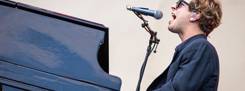 Der britische Singer-Songwriter Tom Odell beim Hurricane Festival. (Archivfoto)  - Foto: Moritz Frankenberg/dpa