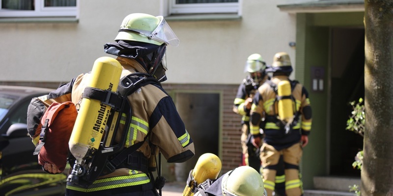 FW-E: Wohnung in Vollbrand - Menschenrettung über Drehleiter - Foto: presseportal.de
