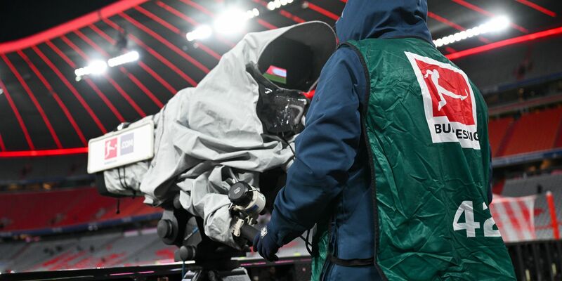 Die DFL versteigert derzeit die TV-Rechte der Fußball-Bundesliga. - Foto: Sven Hoppe/dpa