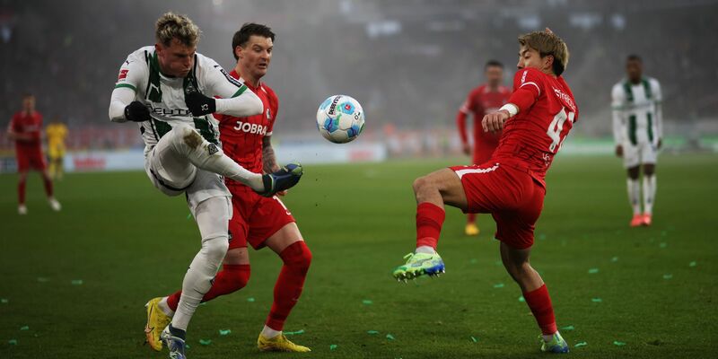 Alassane Plea hatte in der ersten Halbzeit die Gladbacher Führung auf dem Fuß. - Foto: Philipp von Ditfurth/dpa