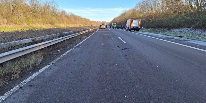 POL-PDPS: Schwerer Verkehrsunfall auf der Autobahn - Foto: presseportal.de