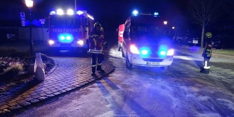 FW Reichenau: Dieselspur auf Strasse abgestreut, Reichenau-Mittelzell/Niederzell, 30.11.2024 - Foto: presseportal.de