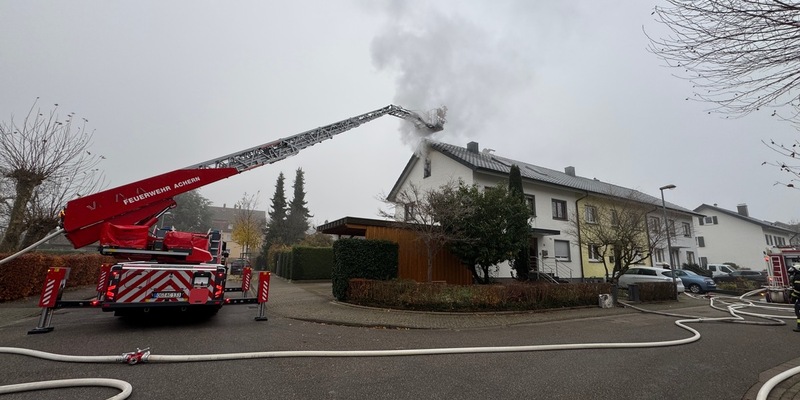 FW Achern: Zimmervollbrand in Dachgeschoßwohnung - Foto: presseportal.de