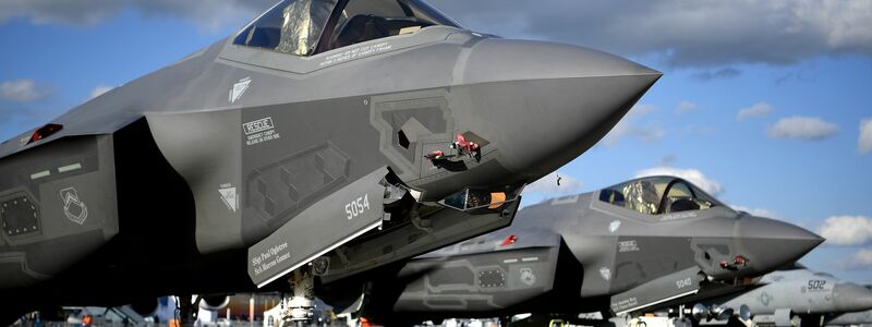 Der US-Konzern Lockheed Martin, der unter anderem die F-35-Kampfjets herstellt, bleibt das größte Rüstungsunternehmen der Erde. (Archivbild) - Foto: Britta Pedersen/dpa-Zentralbild/dpa