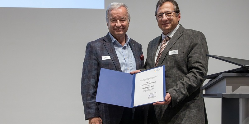 Christoph Kroschke als Ehrensenator der HfWU ausgezeichnet / Würdigung seines Engagements für Bildung und Stiftungskultur - Foto: presseportal.de