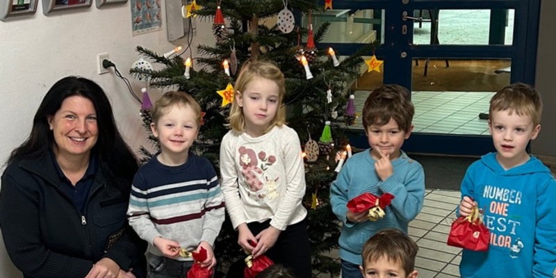 POL-PDMY: Weihnachtsbaumschmück-Tradition bei der Polizei Cochem - Foto: presseportal.de