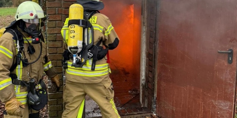 FW-OLL: Gebäudebrand - Räucherofen brennt im Gebäude - Feuerwehr kann eine Ausbreitung schnell verhindern - Foto: presseportal.de