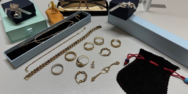 HZA-SB: Saarbrücker ZOLL verhindert Goldschmuggel; Waren im Wert von 5.500 Euro am Flughafen nicht angemeldet - Foto: presseportal.de