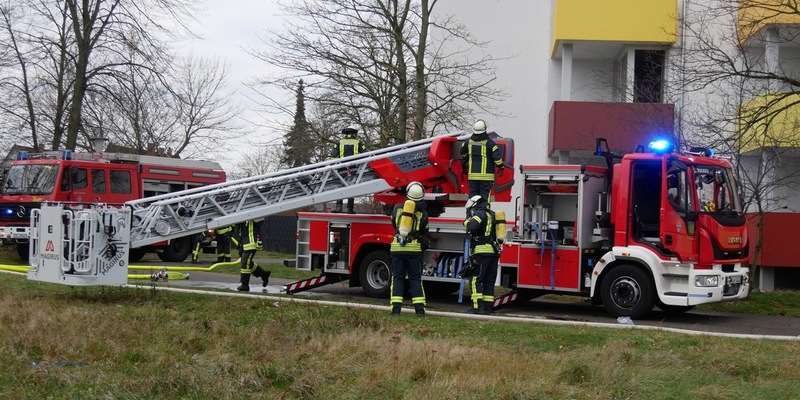 FW Celle: Wohnungsbrand im 6. OG eines Wohnkomplexes - Foto: presseportal.de