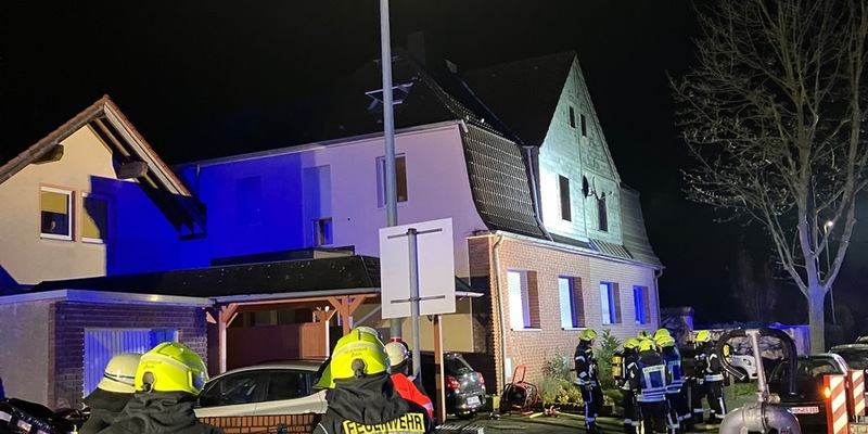 FW-WAF: Bewohner vom Rauch überrascht - Drei Personen konnten sich in Sicherheit bringen - Foto: presseportal.de