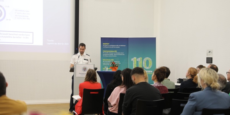 POL-OF: Polizei zieht mit seinen Netzwerkpartnern an einem Strang und setzt ein Zeichen gegen Gewalt an Frauen - Foto: presseportal.de