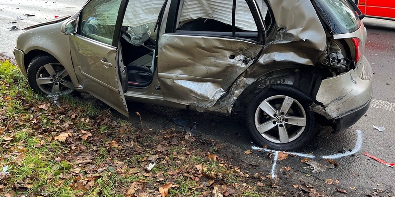 POL-DU: Alt-Homberg: Autofahrerin nach Zusammenstoß schwer verletzt - Foto: presseportal.de