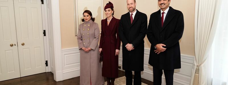 Prinz William (2.v.r.) und seine Ehefrau Prinzessin Kate (2.v.l.) begrüßten das Herrscherpaar in ihrer Londoner Residenz. - Foto: Aaron Chown/Pool PA/AP/dpa