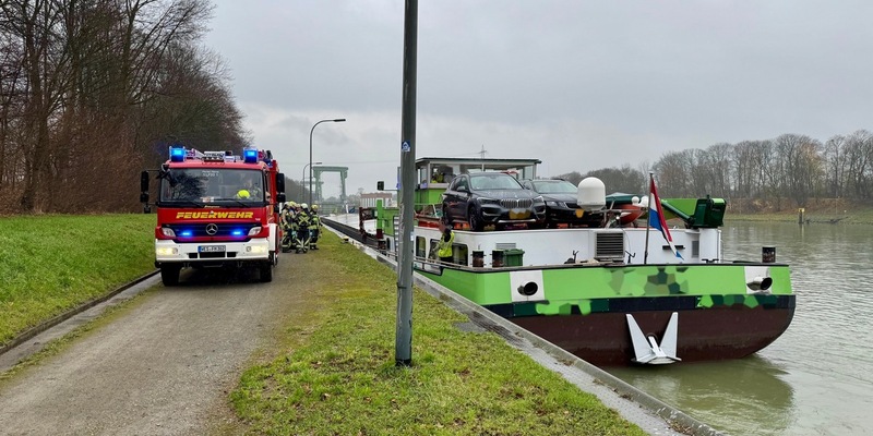 FW Hünxe: Medizinischer Notfall auf einem Schiff und ausgelöste Brandmeldeanlage - Foto: presseportal.de