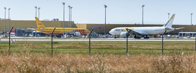 Flugzeuge könnten nach Warnungen von Sicherheitsexperten ein Ziel von Sabotageakten sein. (Archivbild) - Foto: Heiko Rebsch/dpa