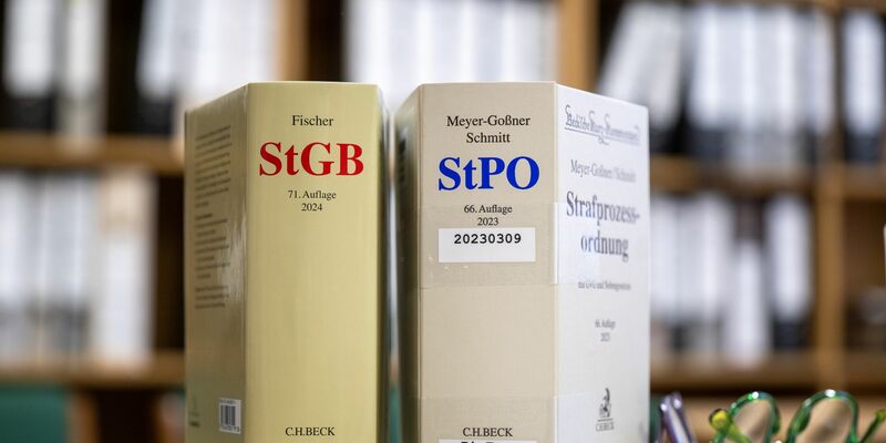 Hunderte Quereinsteiger wechselten in den vergangenen Jahren in die Justiz. (Symbolbild) - Foto: Monika Skolimowska/dpa