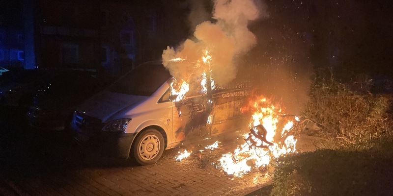 FW-DO: Nächtlicher Fahrzeugbrand in Hombruch - Foto: presseportal.de