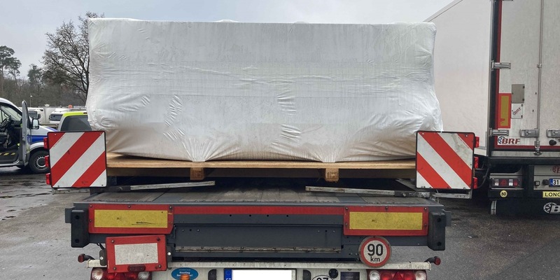 POL-OF: Polizei nimmt Tatverdächtigen fest: Ermittlungen wegen Verdacht des Raubes; Überbreiter Laster unterwegs; Seniorin mit Zetteltrick überrumpelt und mehr - Foto: presseportal.de