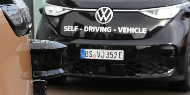 Deutschland soll zum weltweit führenden Standort für autonomes Fahren werden. - Foto: Marcus Brandt/dpa