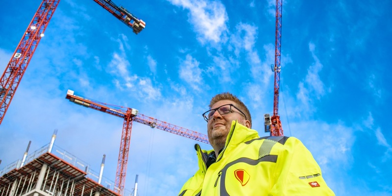 Einbruchschutz für kritische Infrastrukturen: Bastian Rauen von videoalarm.de erklärt, wie Unternehmen ihre Sicherheitsstrategien für das KRITIS-Dachgesetz aufrüsten - Foto: presseportal.de