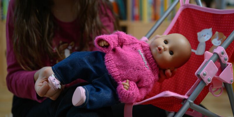 Für Kinderspielzeug in der EU gelten in einigen Jahren strengere Vorgaben. (Symbolbild) - Foto: Hendrik Schmidt/dpa