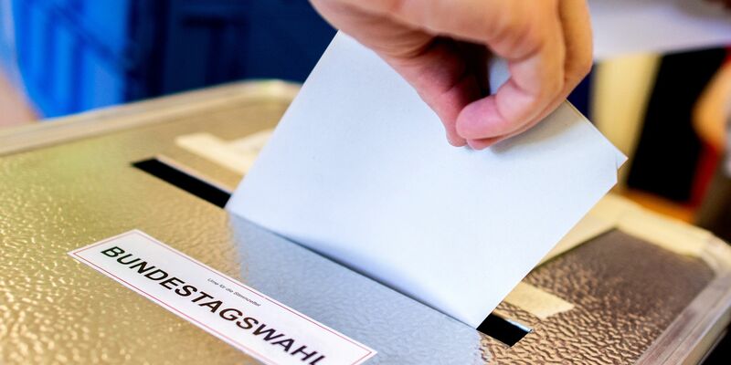 Die SPD legt in einer Umfrage zu. (Archivbild) - Foto: Hauke-Christian Dittrich/dpa