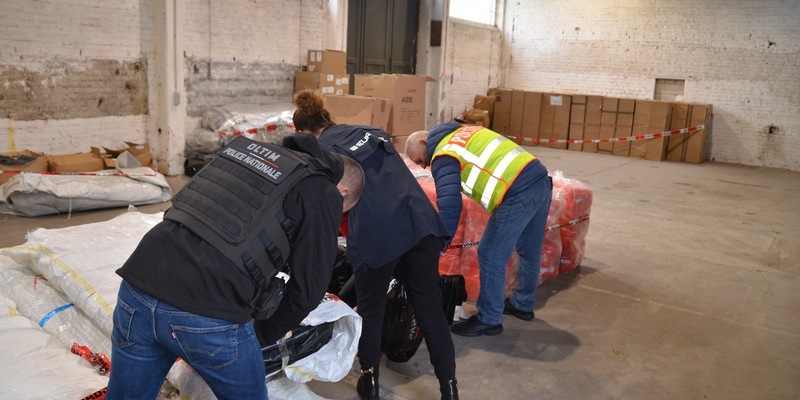 BPOLP Potsdam: Erneuter bedeutsamer Schlag gegen ein großes international agierendes Schleusernetzwerk - Foto: presseportal.de