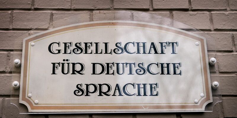 Die Gesellschaft für deutsche Sprache will mit ihrer Liste der «Wörter des Jahres» wieder den Nerv der Zeit treffen. (Symbolbild) - Foto: picture alliance / Susann Prautsch/dpa
