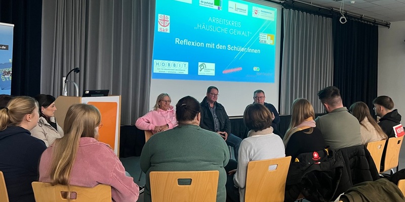 POL-EL: Nordhorn - Prävention häuslicher Gewalt und Kindesmissbrauch im Fokus - Foto: presseportal.de