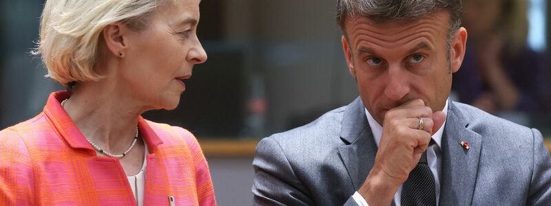 Nicht einer Meinung: Ursula von der Leyen will das Abkommen abschließen, der französische Präsident Emmanuel Macron nicht. (Archivbild) - Foto: Olivier Hoslet/Pool EPA/AP/dpa