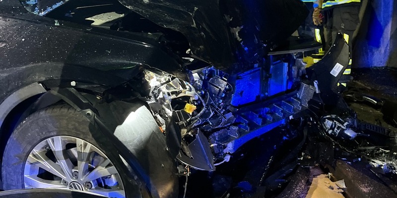 API-TH: Vollsperrung nach Verkehrsunfall - Foto: presseportal.de