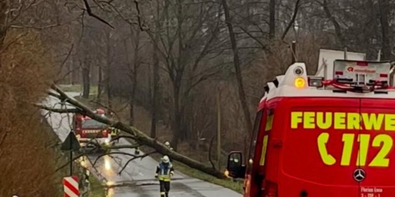 FW Ense: Sturm-Einsätze am Nikolaustag / Feuerwehr 3x alarmiert - Foto: presseportal.de