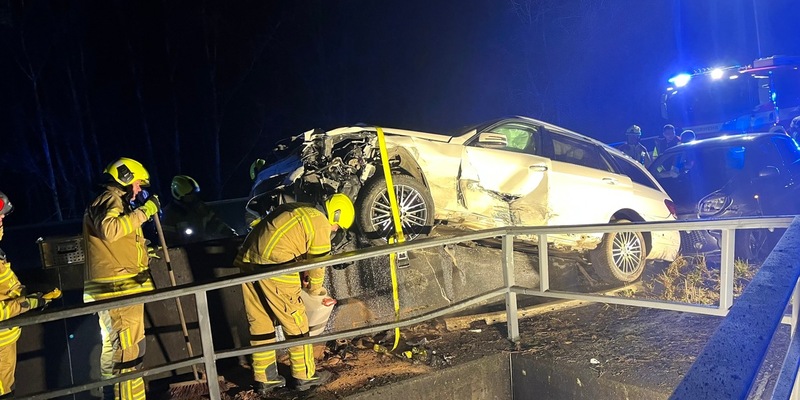 FW Ratingen: Schwerer Verkehrsunfall auf der A3 - Foto: presseportal.de