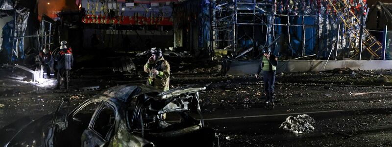 Die südostukrainische Großstadt Saporischschja wird immer wieder vom russischen Militär mit Gleitbomben angegriffen. - Foto: Kateryna Klochko/AP/dpa