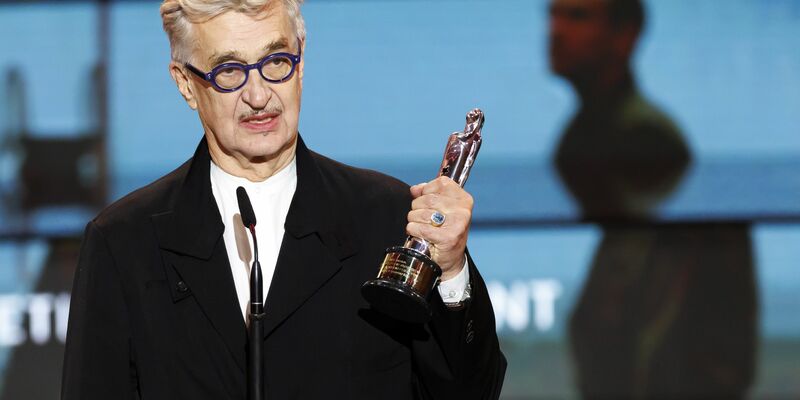 Wim Wenders wurde für sein Lebenswerk geehrt. - Foto: Michael Buholzer/KEYSTONE/dpa
