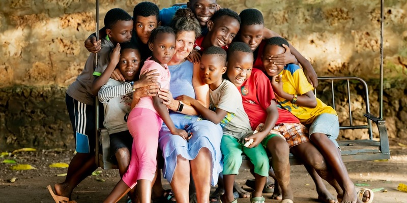 Von der Verkäuferin zur Mutter von über 70 Kindern - eine einzigartige Erfolgsgeschichte / 25-jähriges Bestehen des Kinderdorfs in Kenia - Foto: presseportal.de