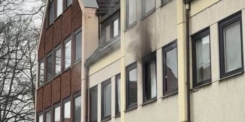 FW Helmstedt: Wohnungsbrand mit Personenrettung - Foto: presseportal.de