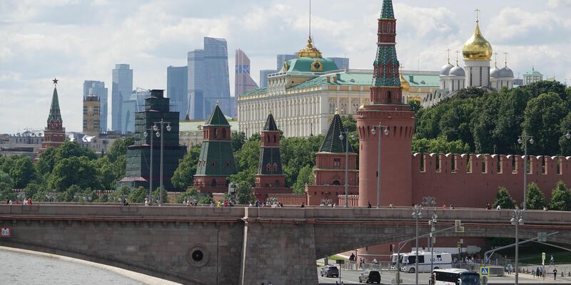 Im Kreml in Moskau kommt die Aussetzung der US-Militärhilfe für die Ukraine gut an. (Archivbild) - Foto: Ulf Mauder/dpa