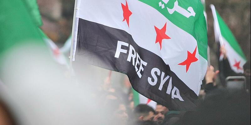 Syrer feiern den Sturz von Assad am 08.12.2024 - Foto: über dts Nachrichtenagentur
