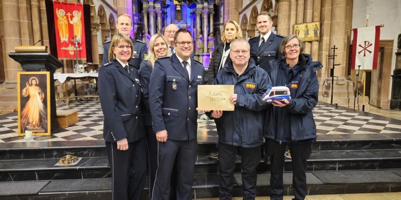 POL-OF: Ökumenischer Gottesdienst des Polizeipräsidiums Südosthessen in der Einhardbasilika: Über 1.500 Euro an Wünschewagen gespendet - Foto: presseportal.de