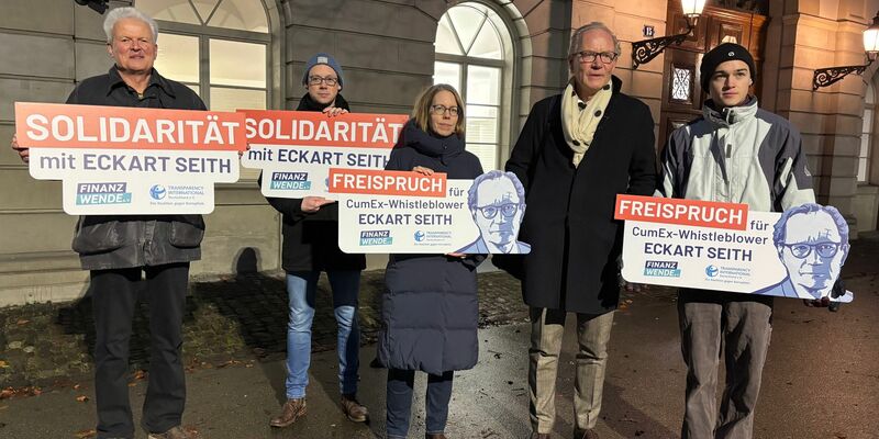 Habe nichts Verwerfliches getan: Anwalt Seith in Zürich vor dem Obergericht. - Foto: Christiane Oelrich/dpa