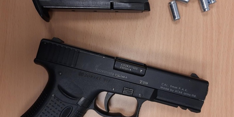 BPOL-HB: Kontrolle im Bahnhof Bremen - Bundespolizisten stoppen mit Schreckschusspistole bewaffneten Jugendlichen - Foto: presseportal.de