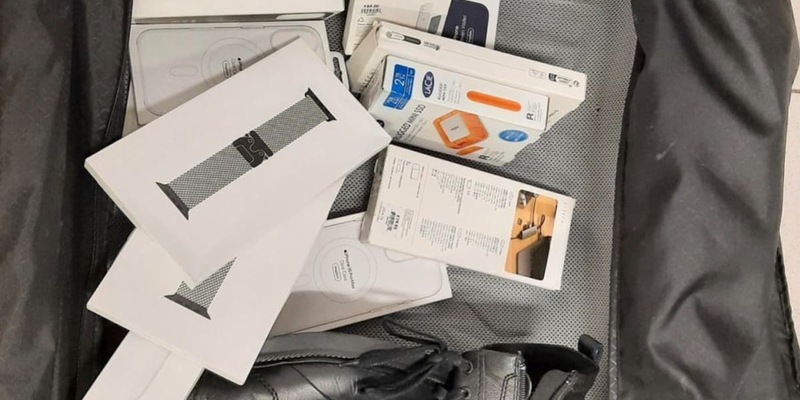 BPOLI DD: Bundespolizei nimmt 36-jährigen Rumänen am Hauptbahnhof Dresden mit hochwertigen Elektronikartikeln fest - Foto: presseportal.de